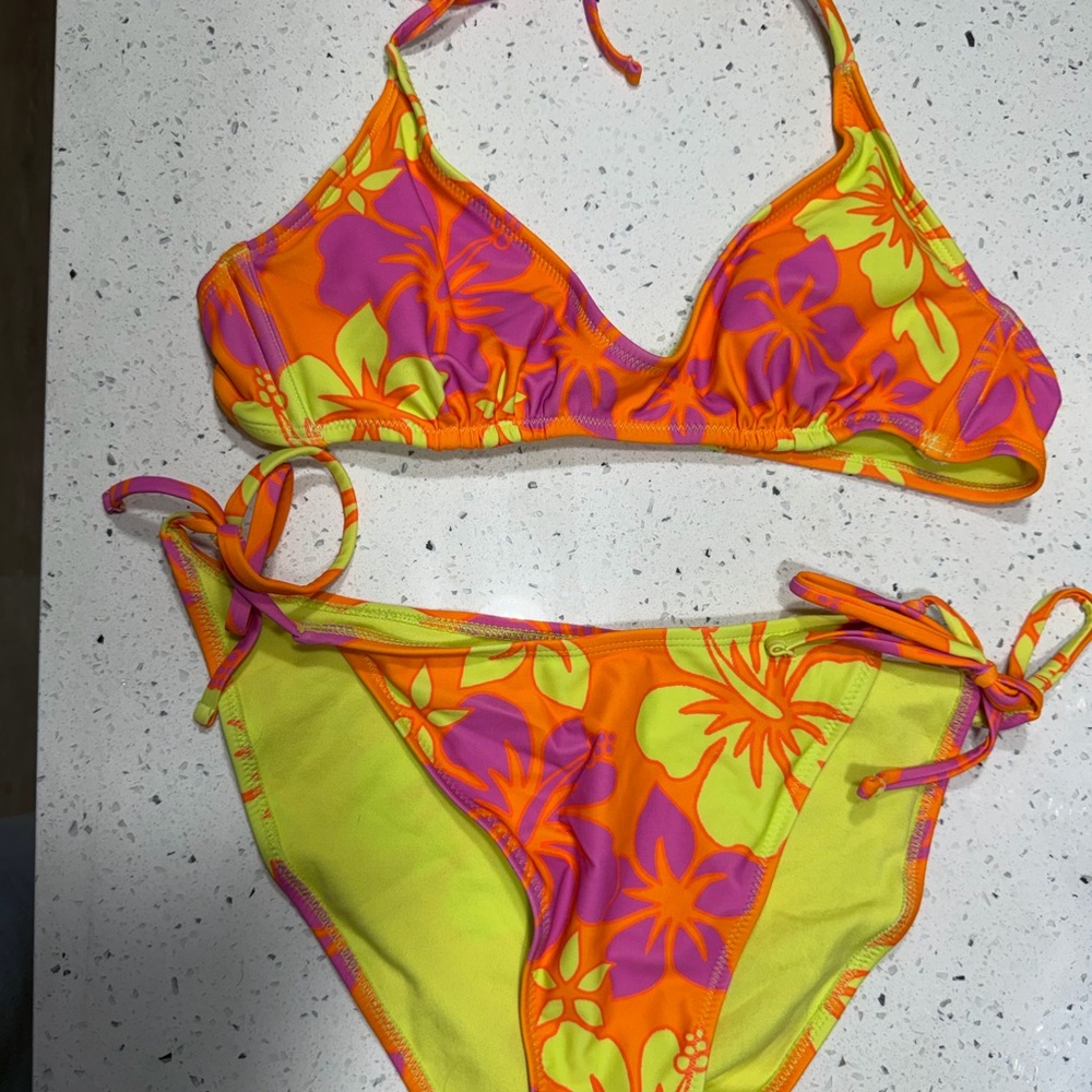 Vibrant wild fable Floral Bikini Set